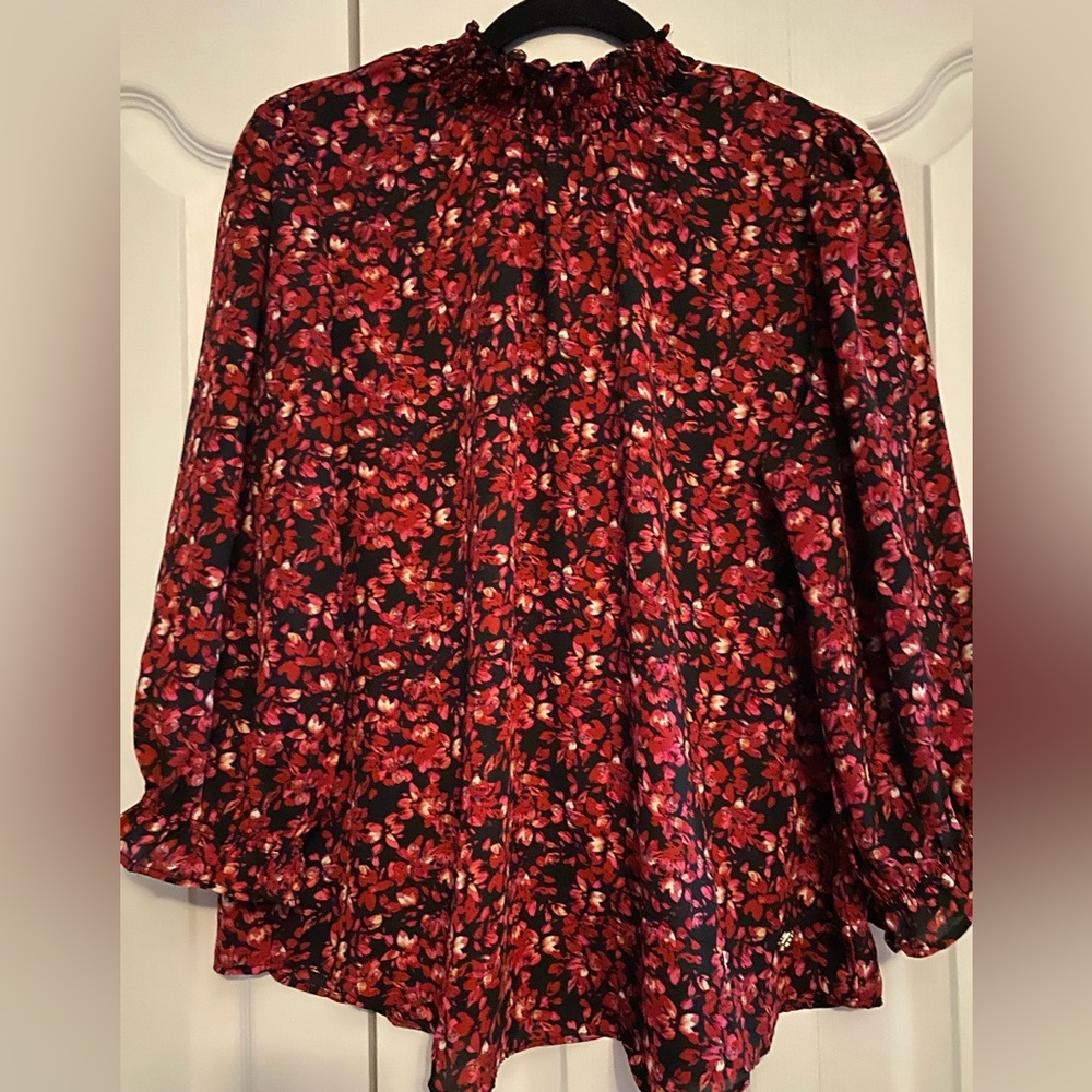 Adrienne Vittadini Red and Pink Floral Top